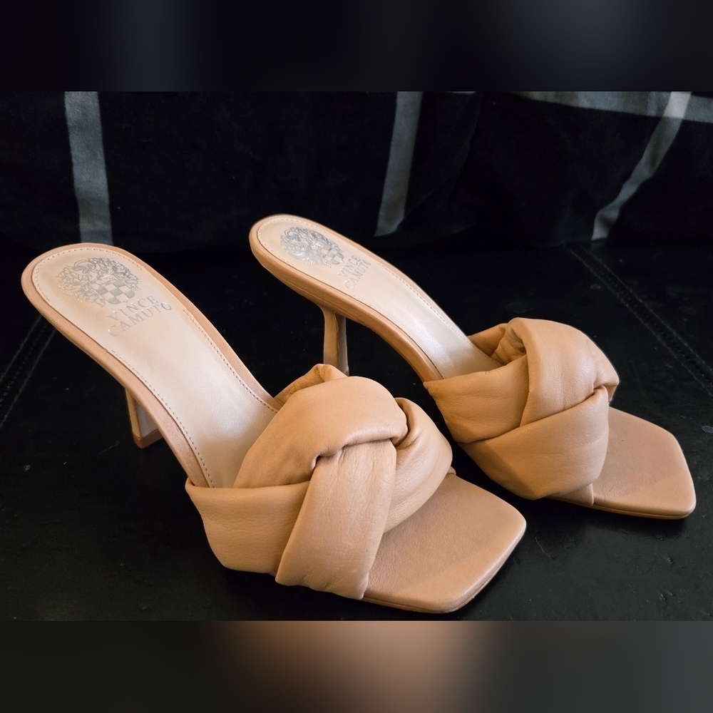 Vince Camuto Joieana Puffy Strap Dress Mule Heeled Sandal Tan NWOT